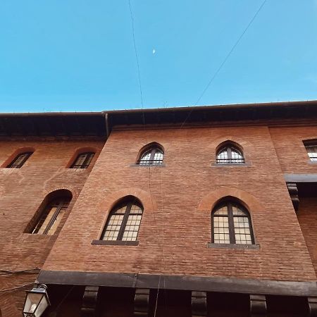Lovely 1 Bedroom Apartment Nearby Piazza Maggiore Bologna Bagian luar foto