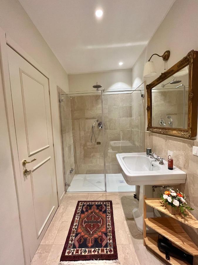 Lovely 1 Bedroom Apartment Nearby Piazza Maggiore Bologna Bagian luar foto