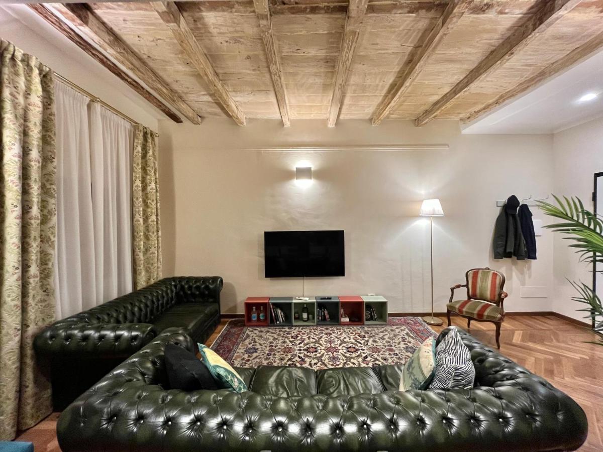 Lovely 1 Bedroom Apartment Nearby Piazza Maggiore Bologna Bagian luar foto