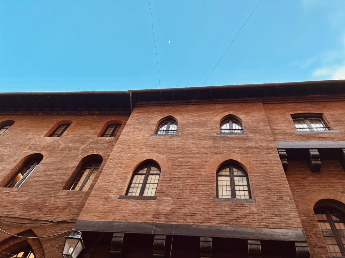 Lovely 1 Bedroom Apartment Nearby Piazza Maggiore Bologna Bagian luar foto